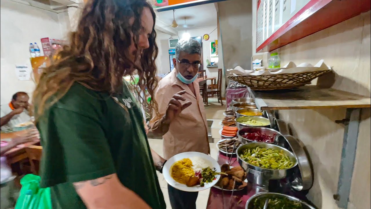 cosa mangio con meno di 1€ in Sri Lanka 🇱🇰 ALL YOU CAN EAT più economico di sempre!