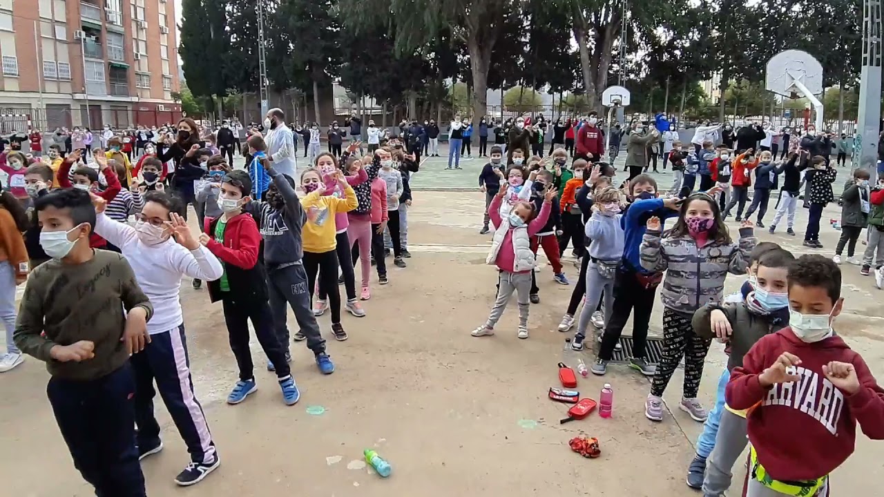 El Ceip Santiago el Mayor canta Sol y sal