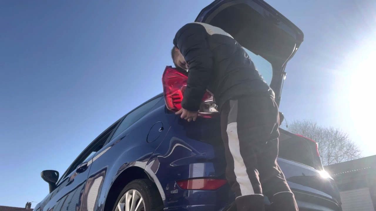 How To Change A Brake Light Bulb On Ford Fiesta Mk7