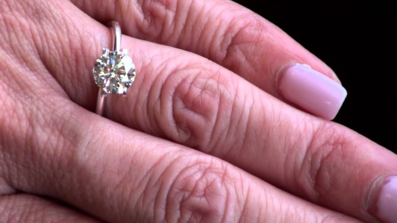 Round Hearts and Arrows Diamond in Natrual Daylight