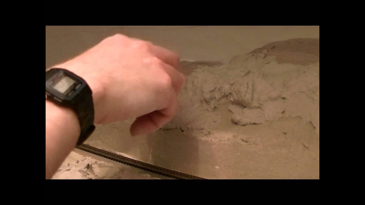 N scale vlog 71. Rotsen modelleren, achtergrond schilderen, stenen krassen.