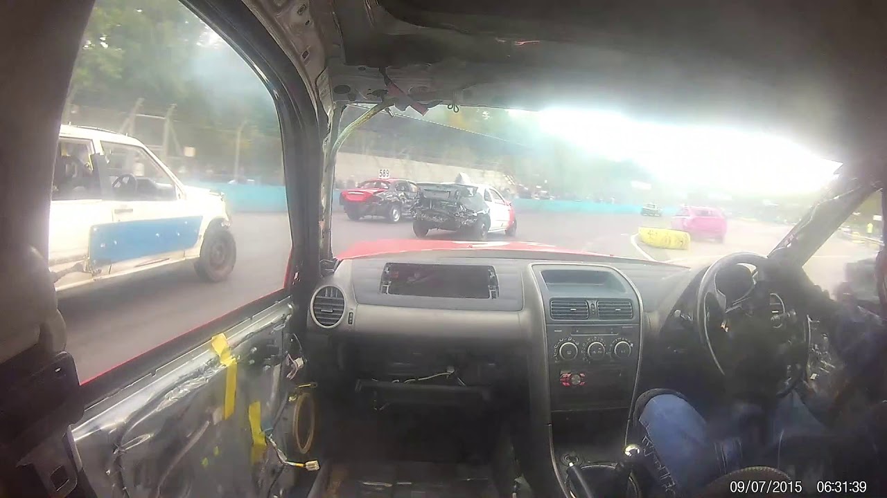 Bilge Brigade Mike banger races a lively Lexus round Aldershot Oct 2020