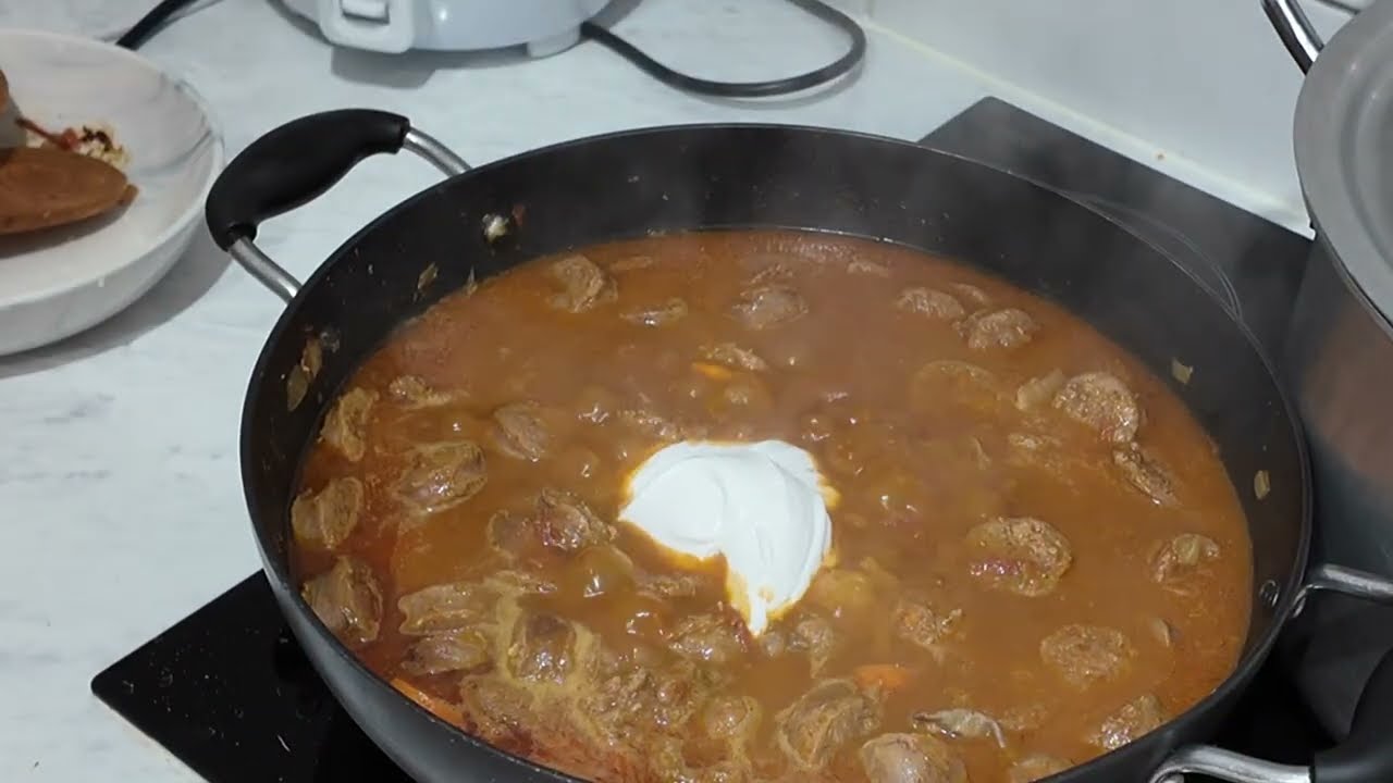 Приготовление карри с колбасками, пасты, пасты с курицей-гриль и тунцом на неделю (для планирован...
