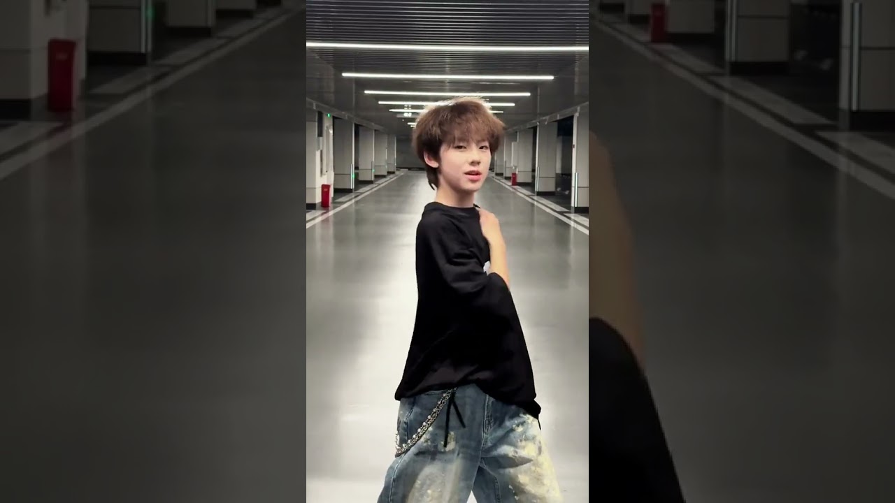 Kick Drum Bass #养成系 #10后 #bass舞蹈挑战 #张嘉懿Austin