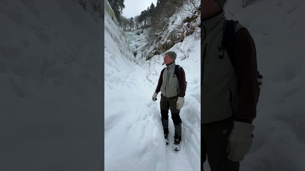 Зимний поход к амфитеатру Фанди в Нью-Брансуике.
