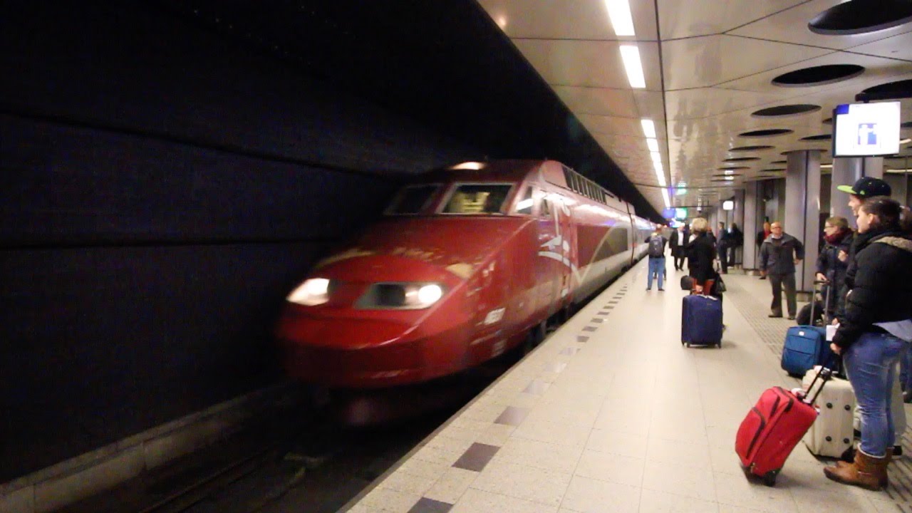 Thalys arriving at Amsterdam Schiphol