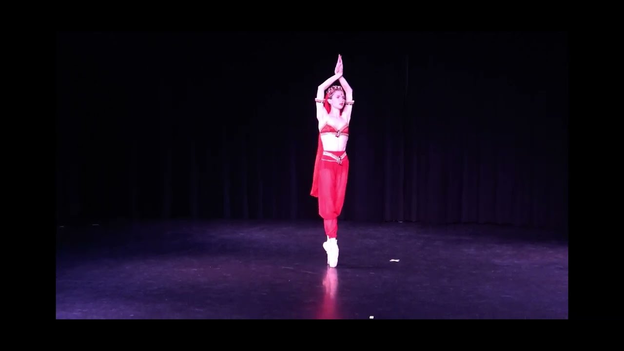 Nikiya Variation, Lily Janneck