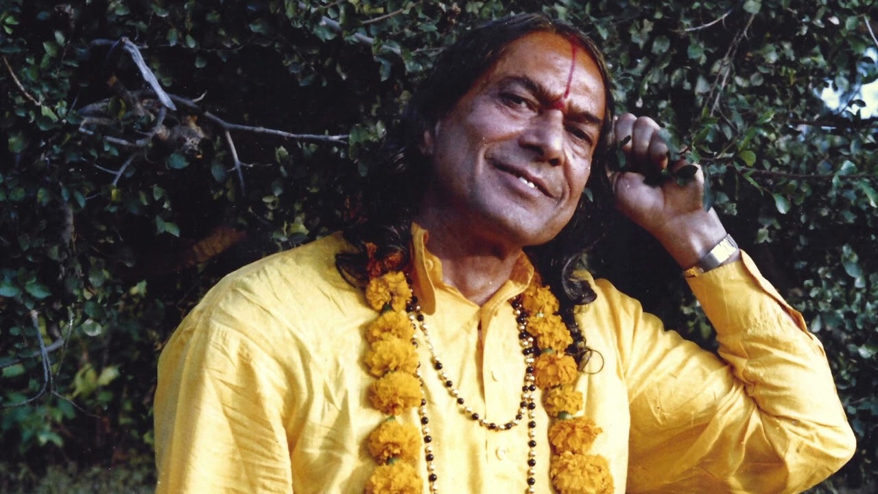 संसार एवं भगवद क्षेत्र में व्यवहार | Interacting In The World Versus The Divine Realm