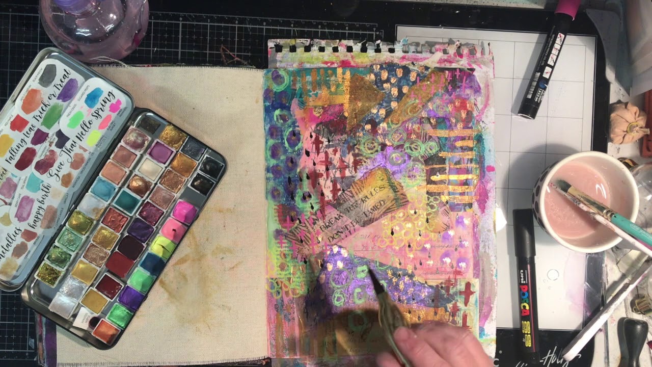 Art journal layout: Using a window to link pages