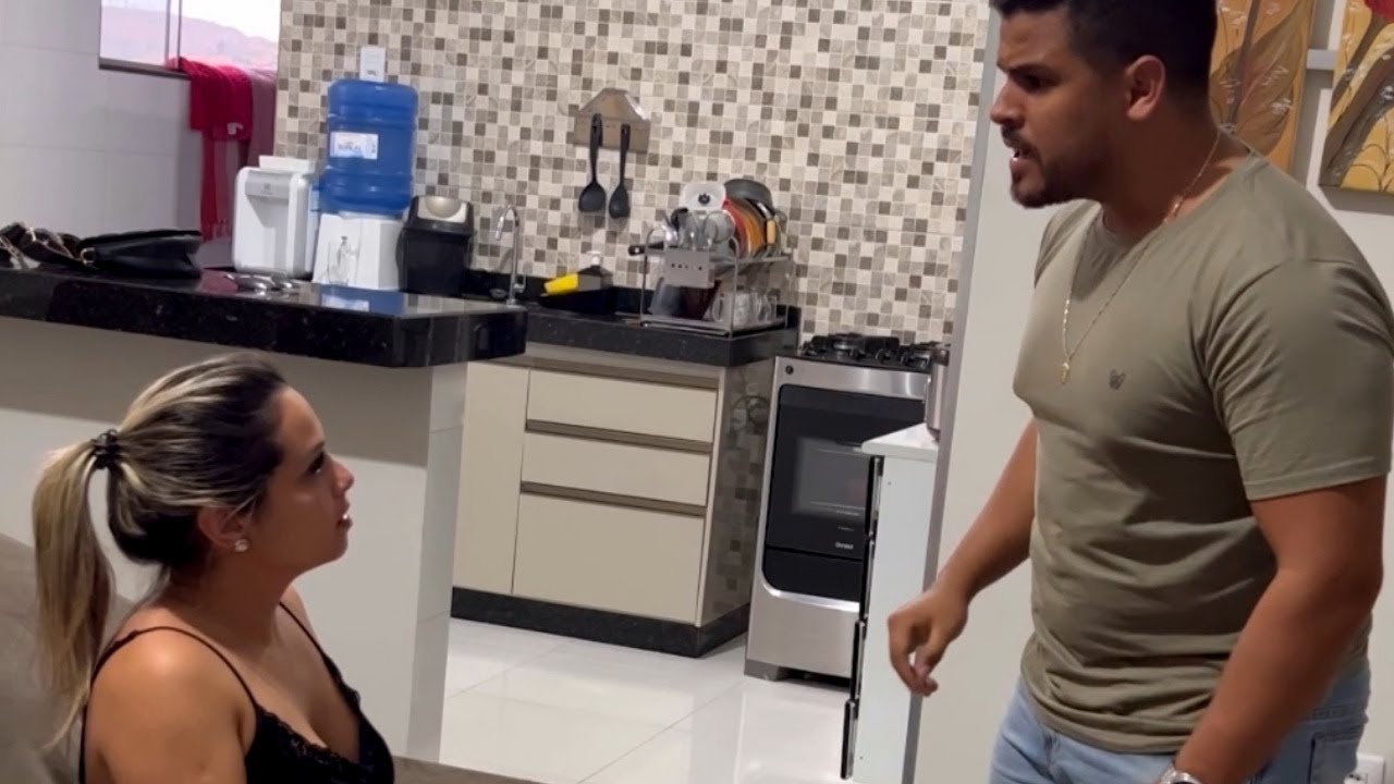 Marido HUMlLH0U e mandou a esposa para fora de casa e no final...