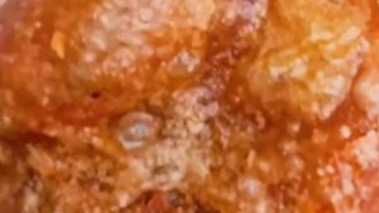 红糖糍粑外酥里糯，香甜可口