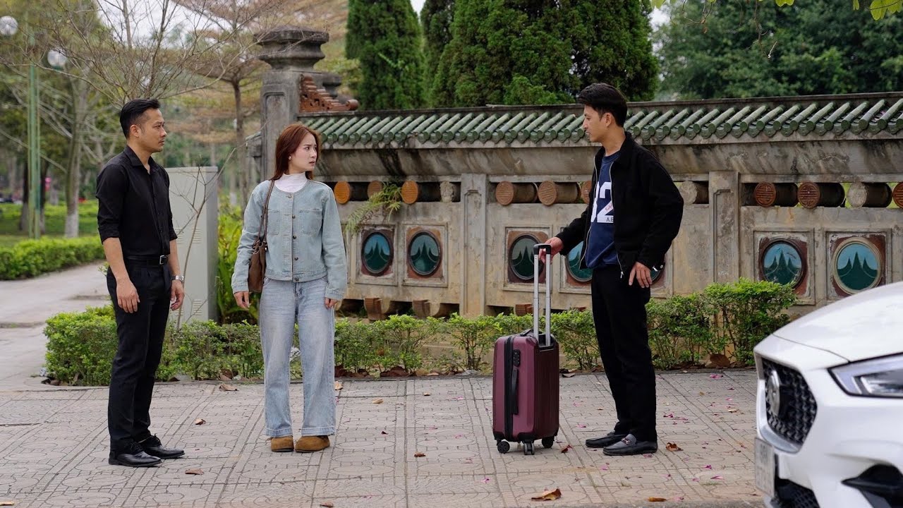 GÁI XINH VỀ QUÊ ĐÓN TẾT BẮT XE DÙ SUÝT BỊ LỪA BÁN QUA BIÊN GIỚI