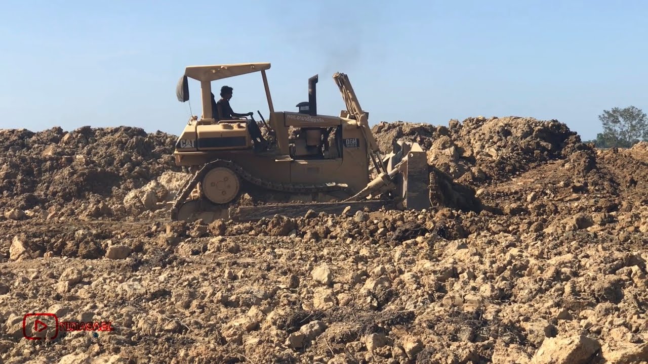 Мощный бульдозер CAT D6H с легкостью справляется с глинистой почвой! 💨💨💨