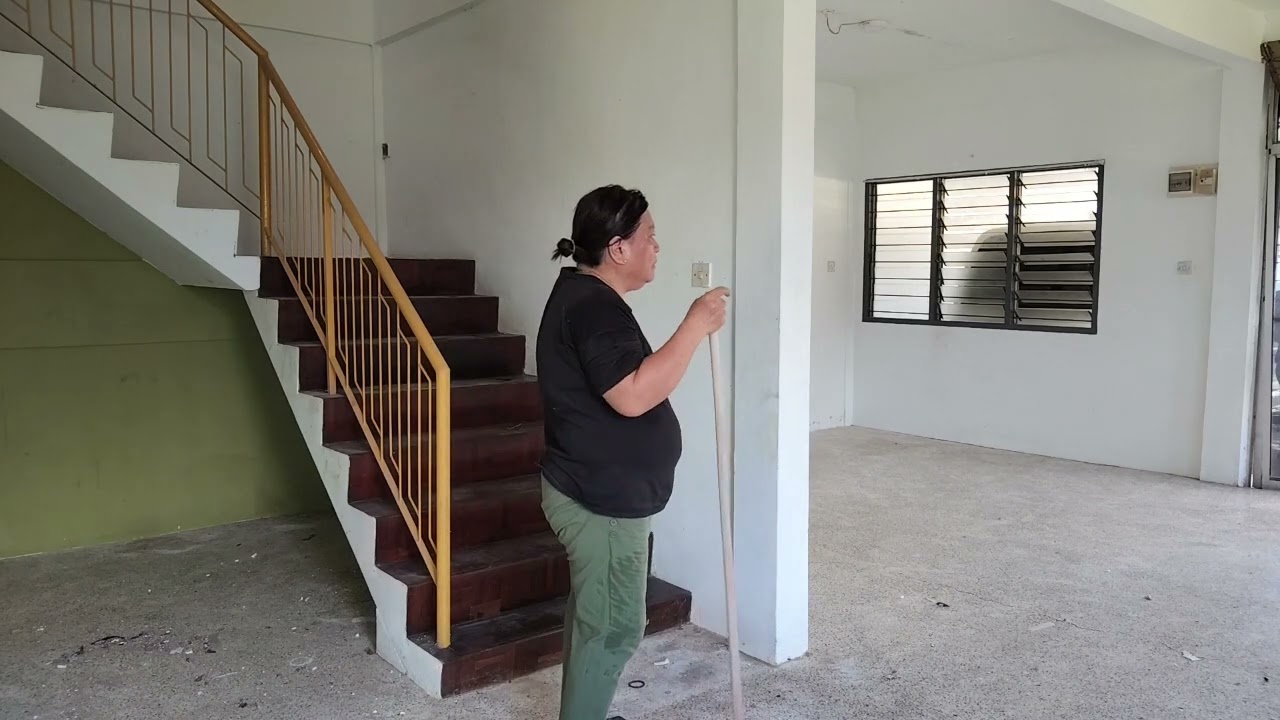 Gotong royong ngemas rumah sebedau di Renovat baru.....