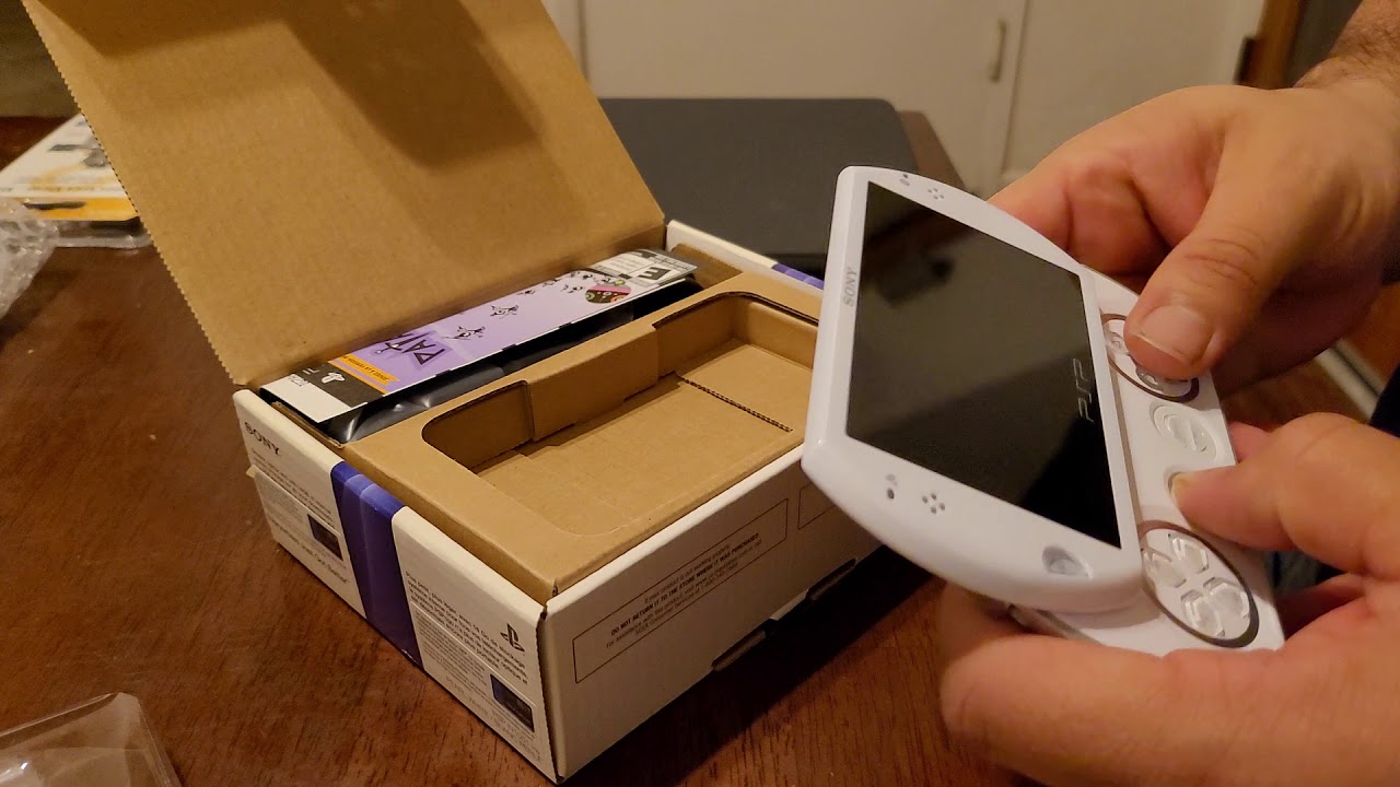 PSP Go Unboxing