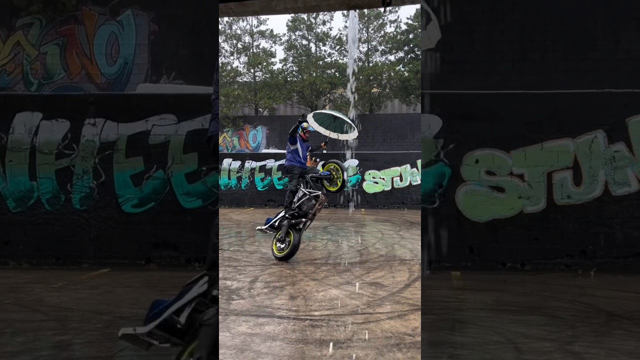 ​🌧️ 360&deg; on Unicycle in the Rain! Friend Shows Up with Umbrella! @wheelingstunt