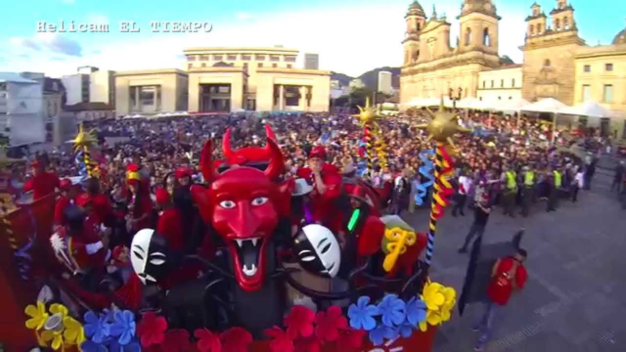 Desfile de inauguración Festival Iberoamericano de Teatro Bogotá