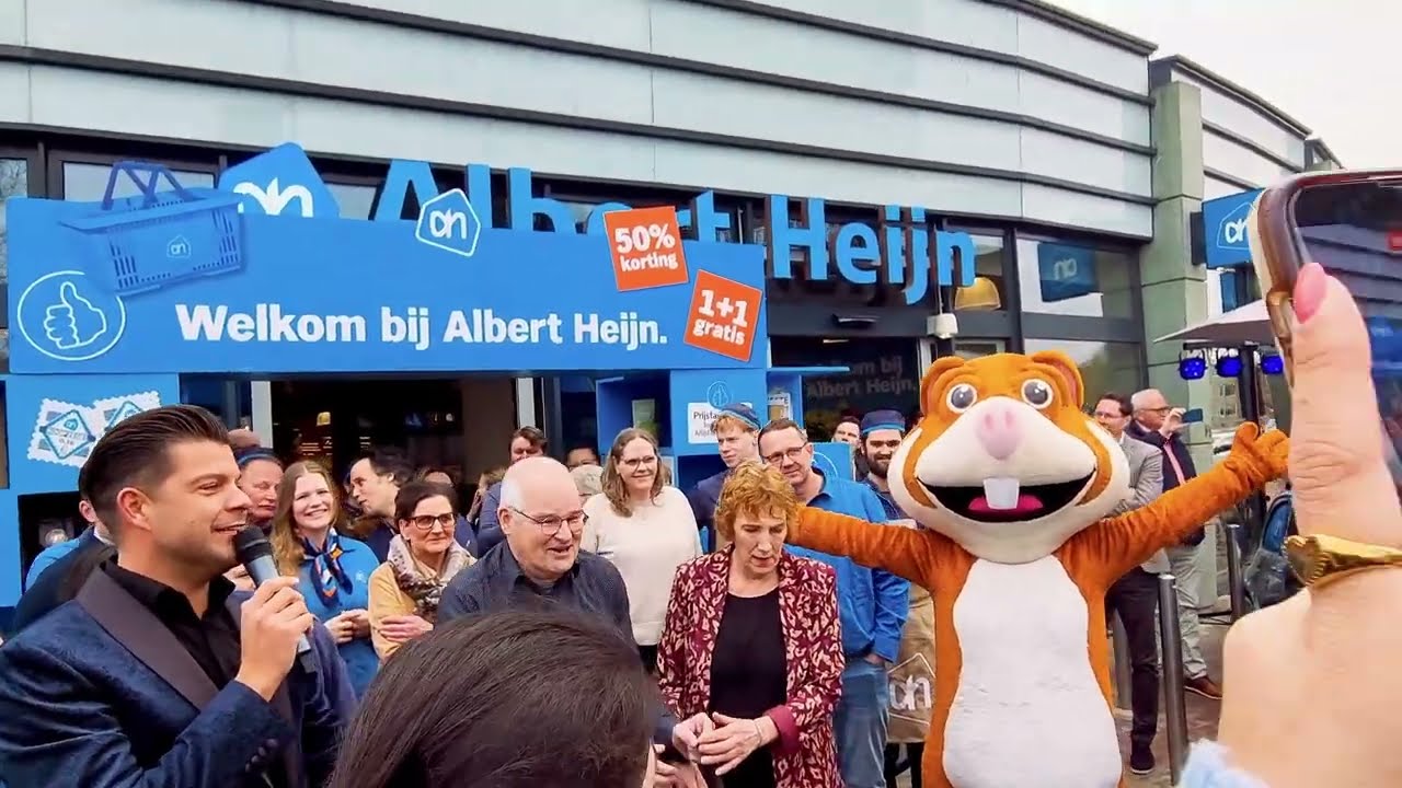 Albert Heijn Vinkhuizen feestelijk heropend na 3 weken durende verbouwing