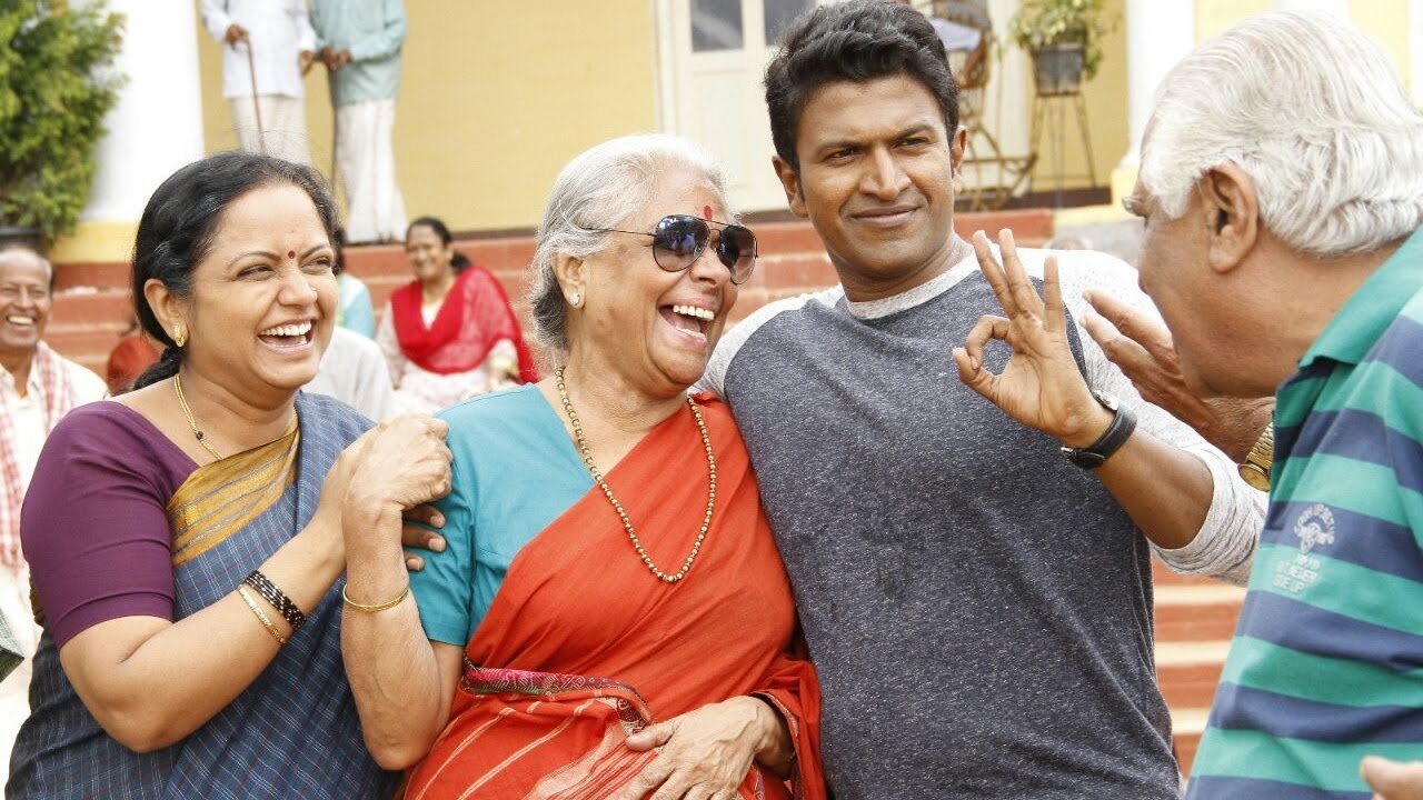 Raajakumaara Official Exclusive Stills | Puneeth Rajkumar | Priya Anand | Santosh Ananddram |