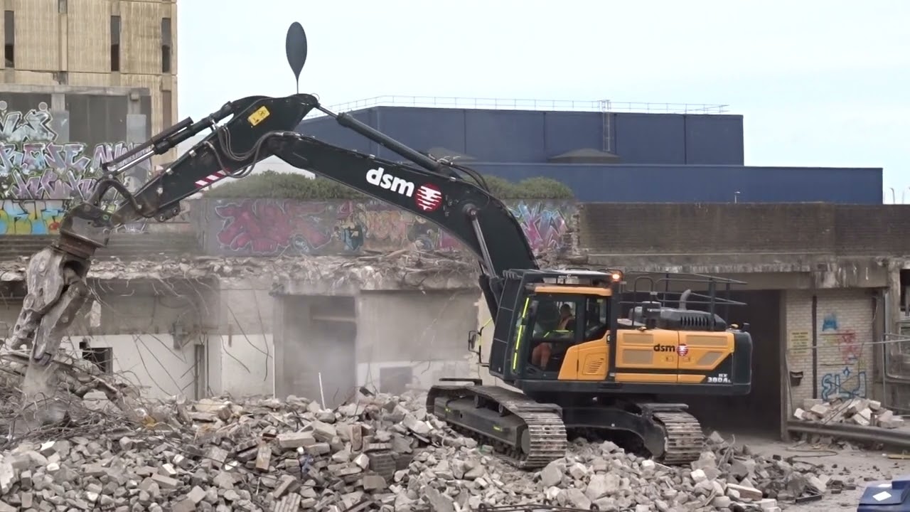 Sorry Editing Problems Today Blackpool Courts Police Station Demolition 02/05/2025