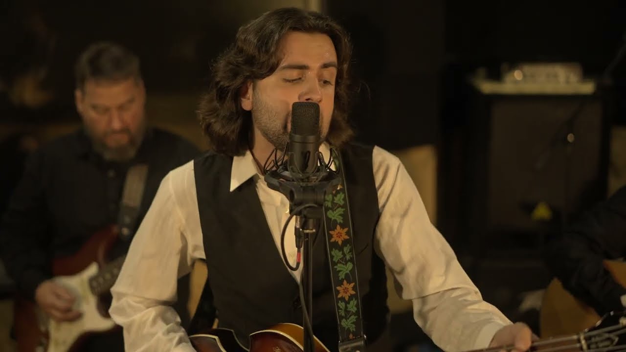 Let Me Roll It – Paul McCartney | Official RehearsalBand on the Run – The McCartney Experience