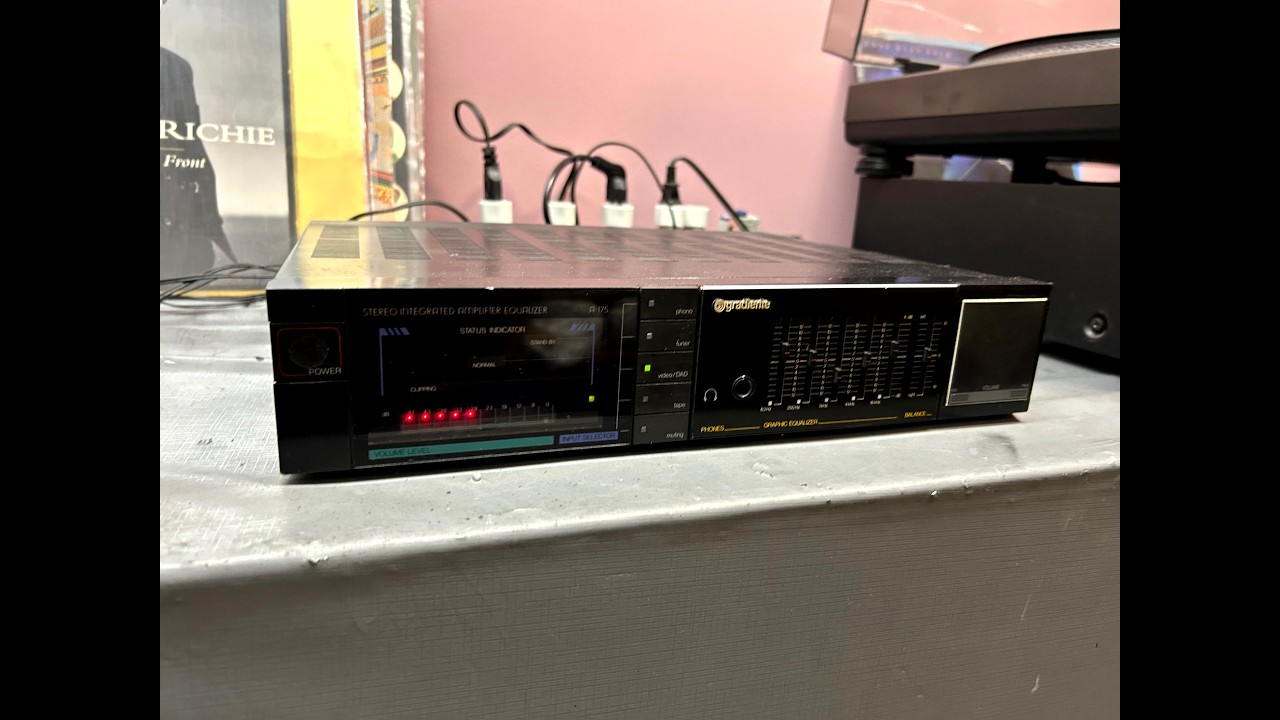 O Rei do Som - Amplificador Gradiente A-175