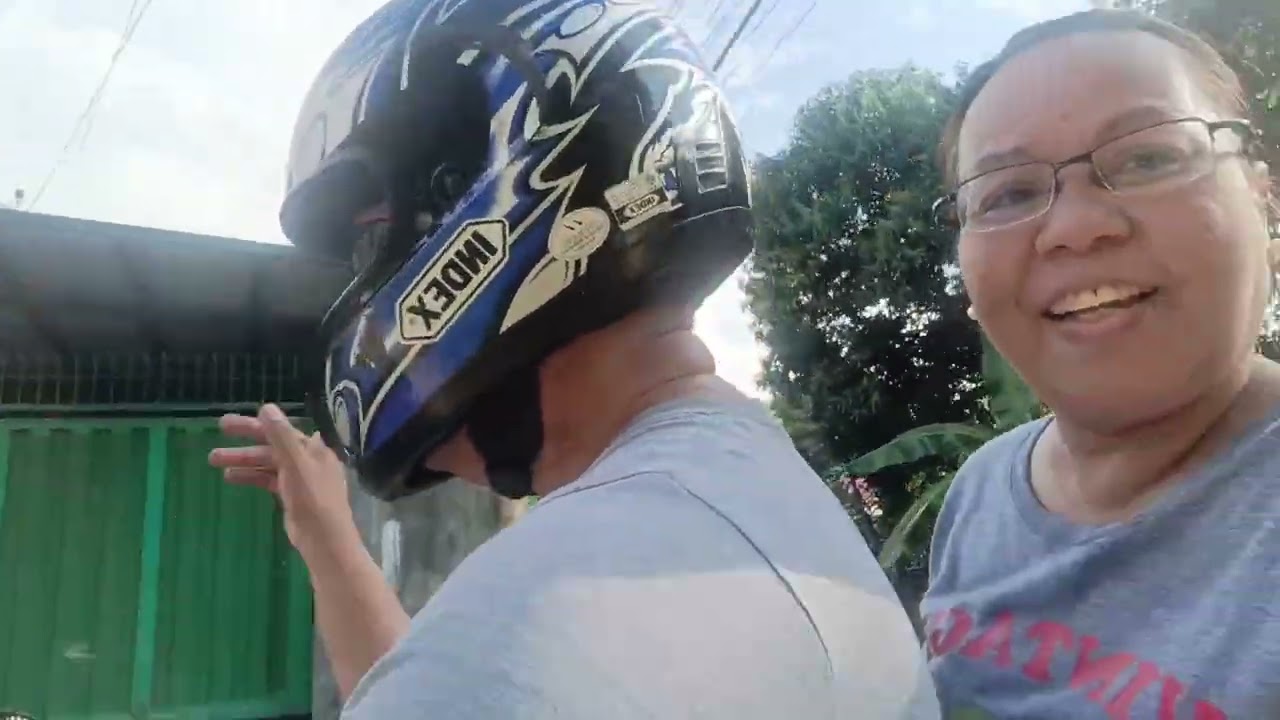 May blessings gihatagan ko sa akong silingan og nangka hinog isa pud ka silingan gatas og kopiko
