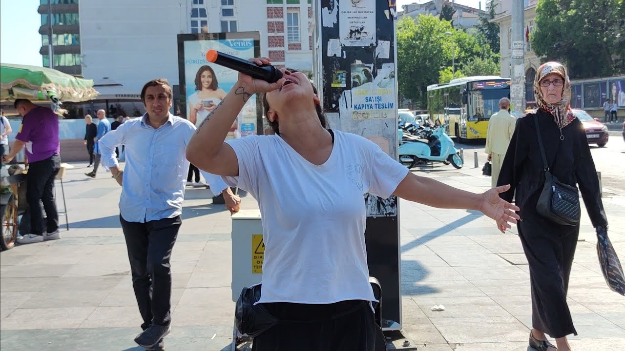 Hatice Kaya'dan Muhteşem Sokak Konseri