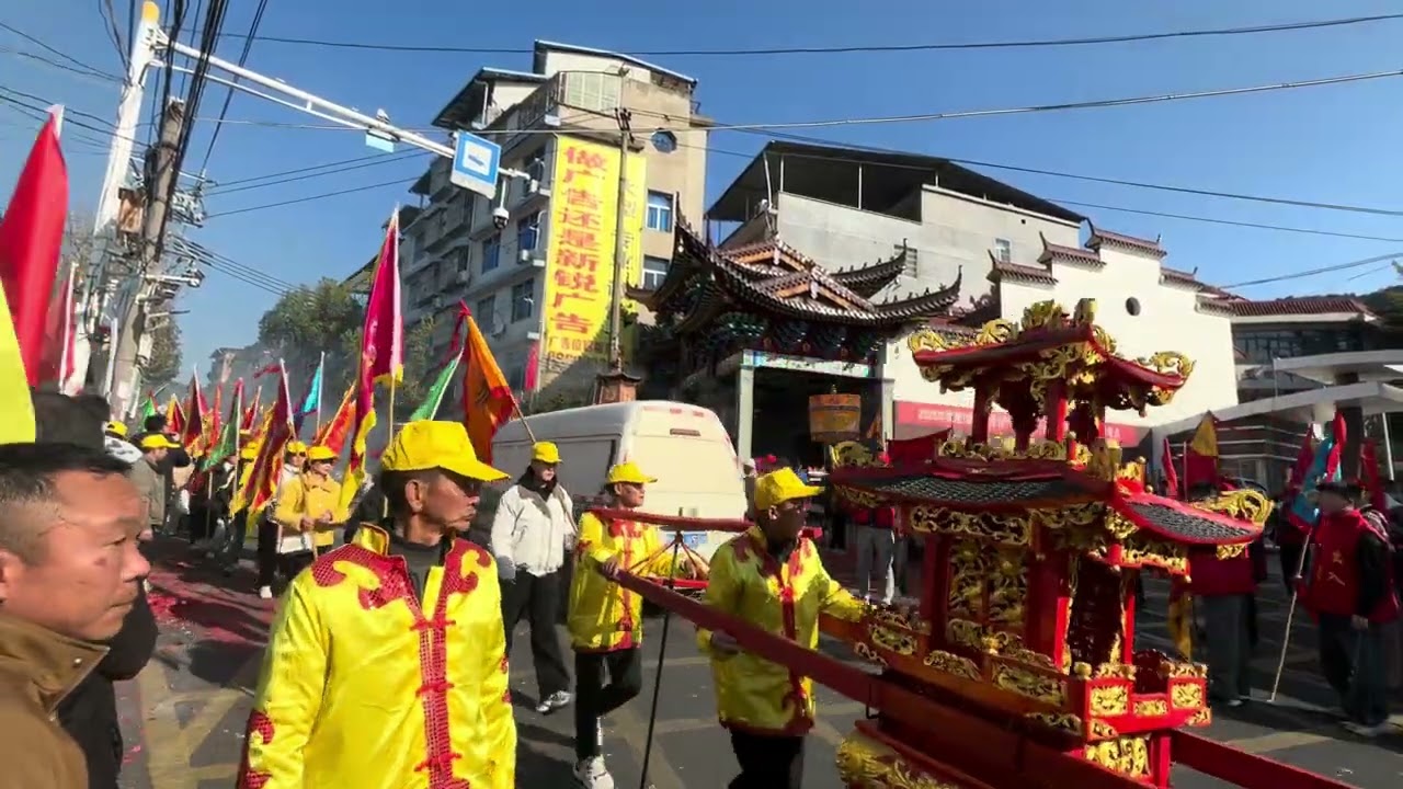 农历正月初五，古田县城关举行声势浩大的城隍出巡民俗活动，表达古田民众对古田开县县令刘疆城隍护国惠民建功立业、功垂千秋的敬仰和爱戴。