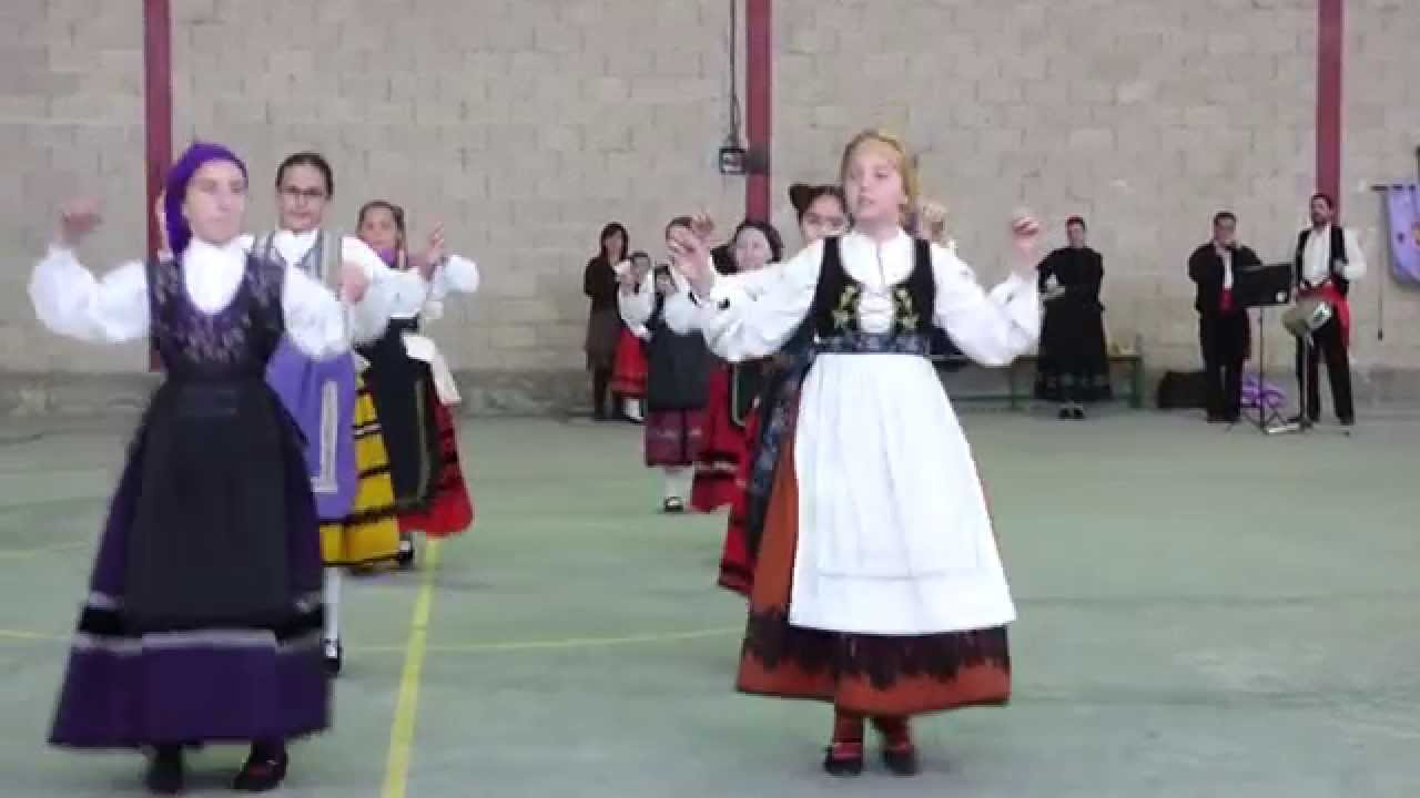 2015 XIII Festival de Danzas Virgen de la Vega. Gumiel de Izán  Jota