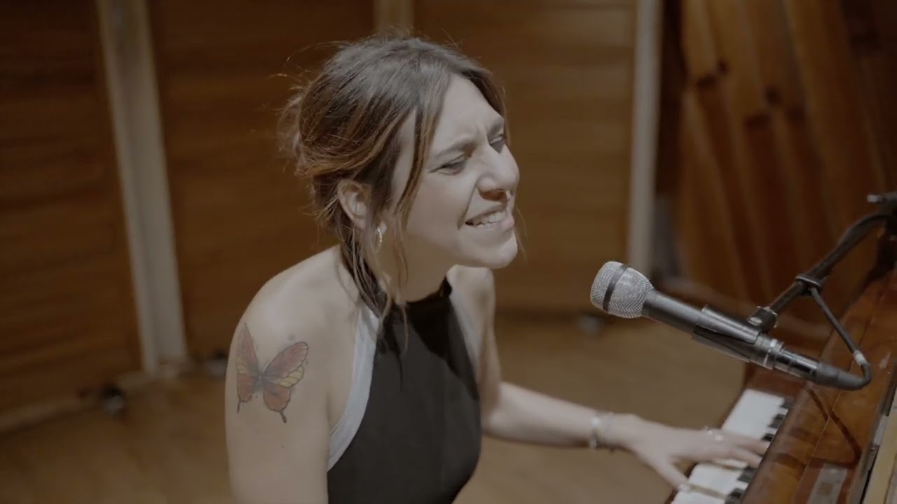 LUCIA SARGENTI Studio Live Session