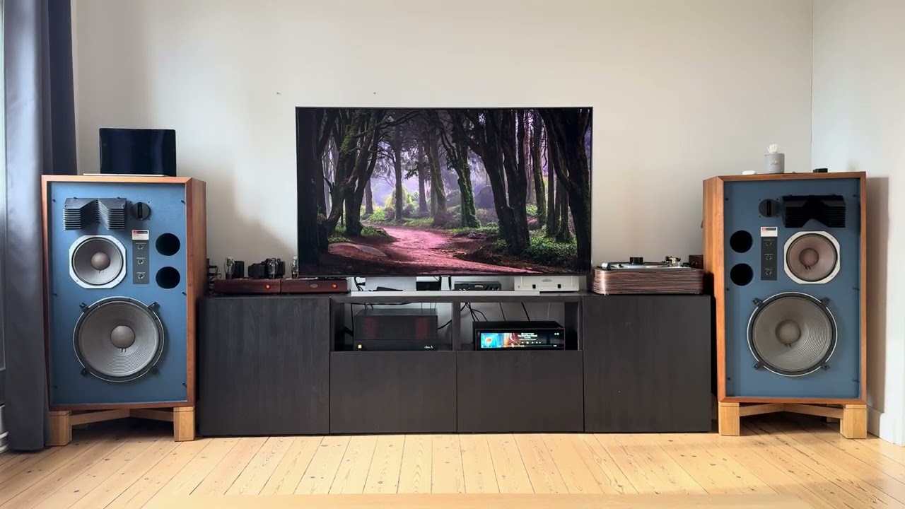 JBL 4344 and Tektron 2A3 playing Dire Straits - You And Your Friend