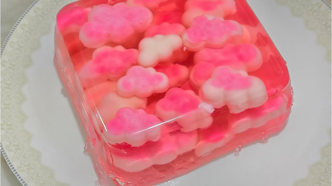 Making the cutest pink cloudy sky jelly cake ever ☁️💞💖💕