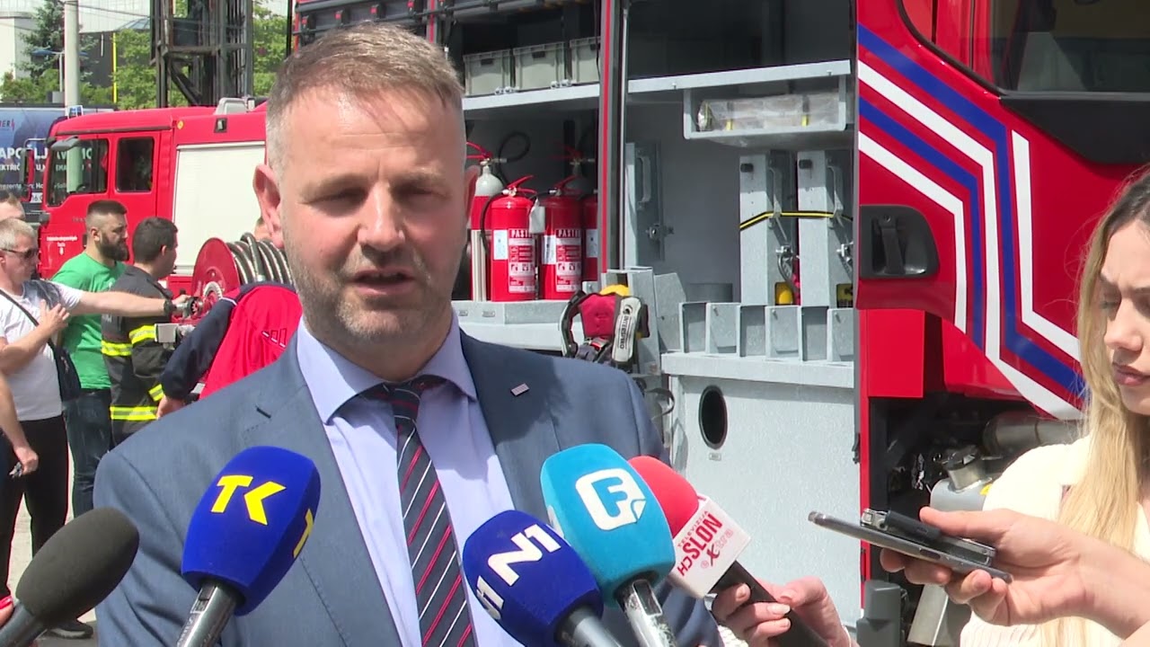 Tuzlanski vatrogasci od danas raspolažu novim vozilom