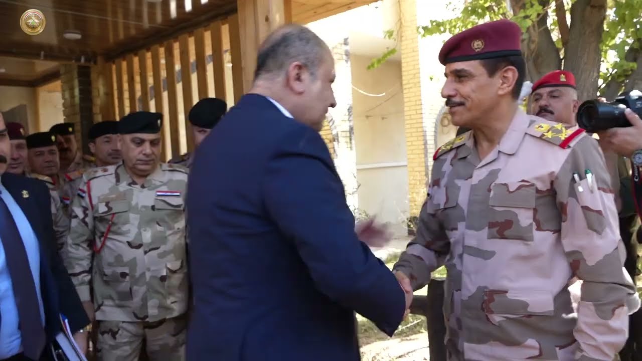وزير الدفاع يزور قيادة القوات البرية للاطلاع على سير الخطط الموضوعة