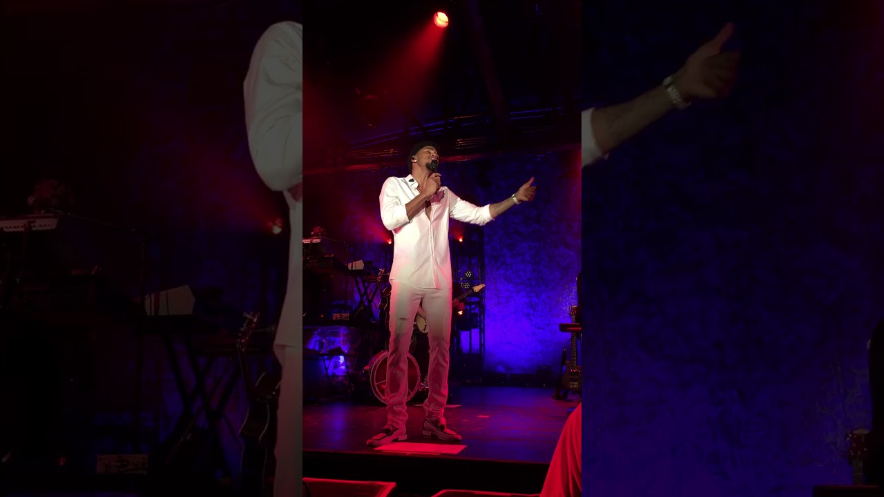 Trey Songz performs Come Over in Houston 2017. #TREMAINETHETOUR
