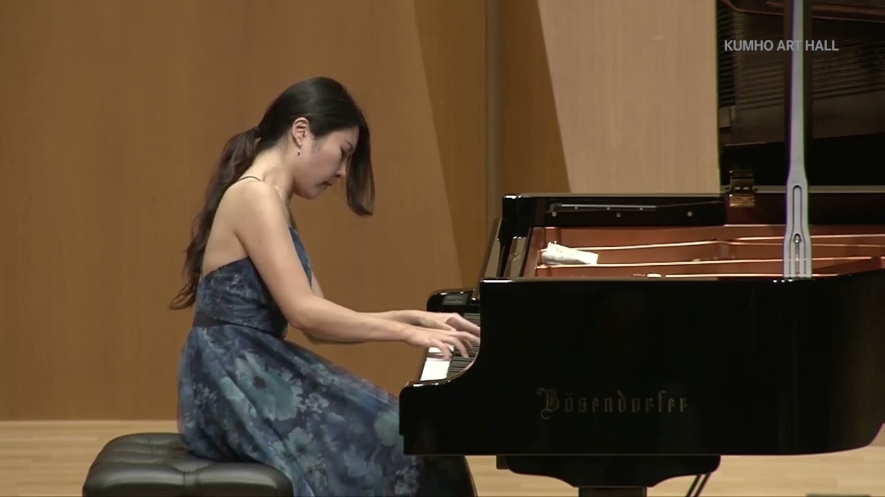 J. Brahms 6 Klavierstücke, Op.118 - Chloe Mun 문지영