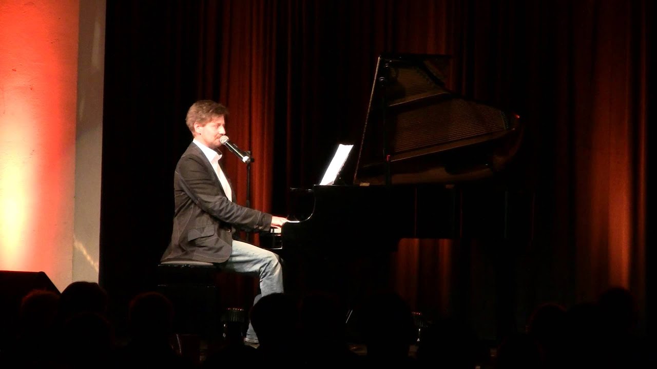Daniel Helfrich - Kein Lied von Helene Fischer