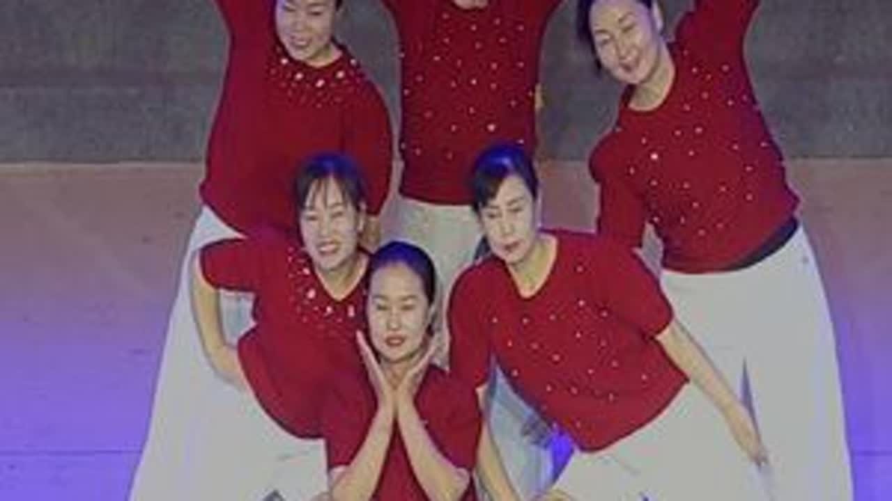 辽疆同心晚会：白杨酒厂女工舞《马年大吉》 #戈壁明珠石河子 #春节 #舞蹈 #晚会 #马年