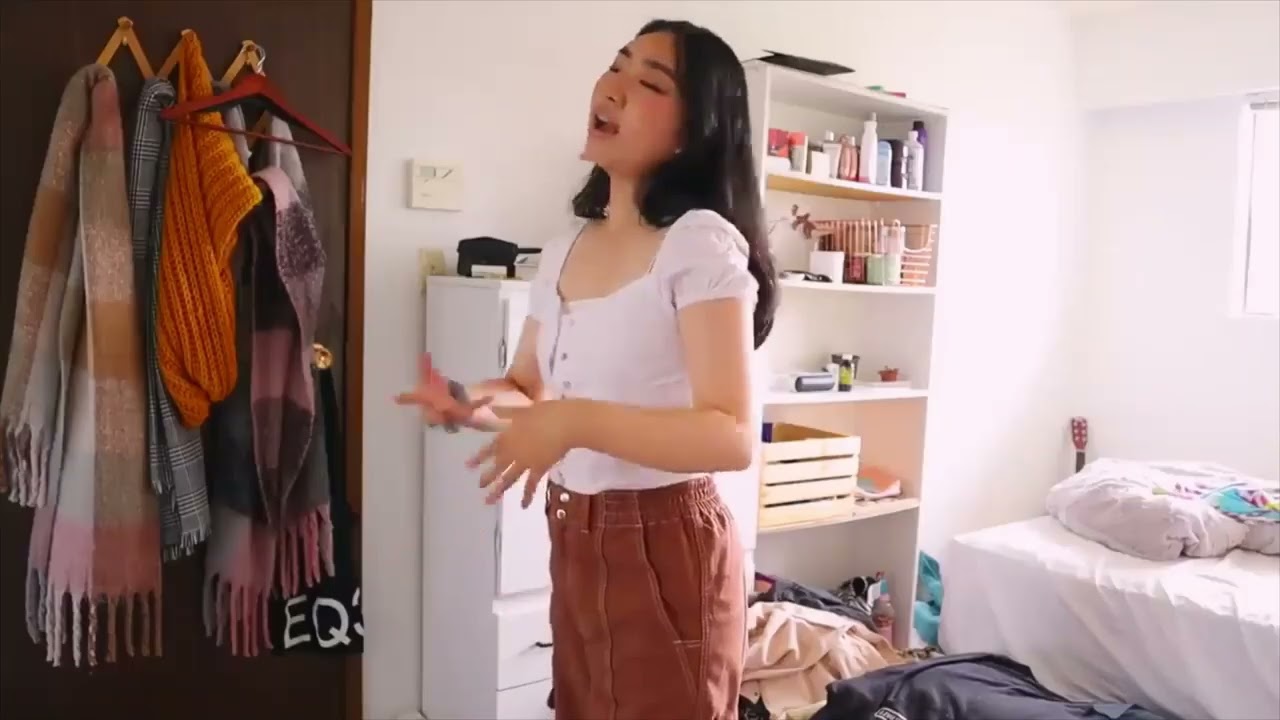 She Sneezed 23 Times (Sneeze Fit Compilation)
