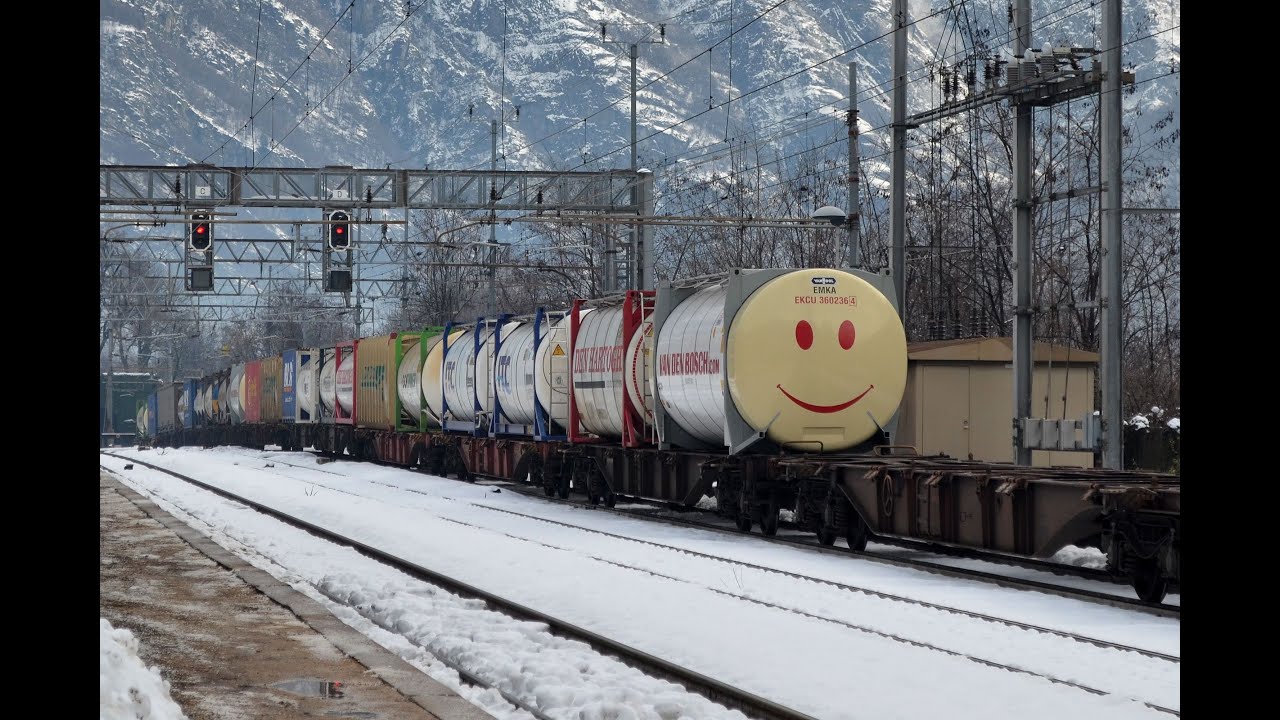 Traffico e neve sulla Ferrovia del Sempione (2/4)
