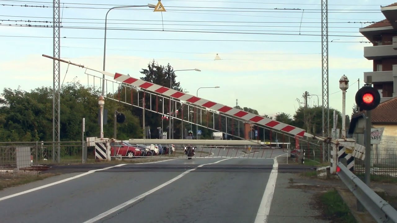 San Benigno Canavese (I) Passaggio a Livello // Level crossing //