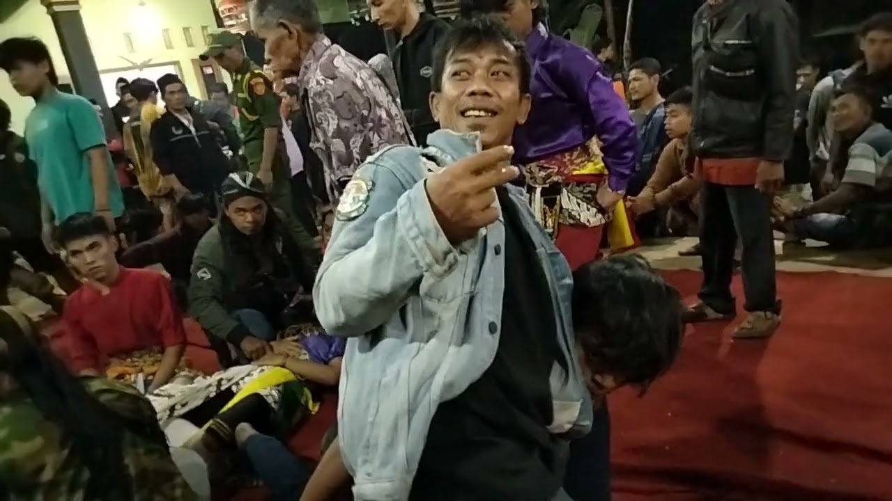 kuda lumping mendeman