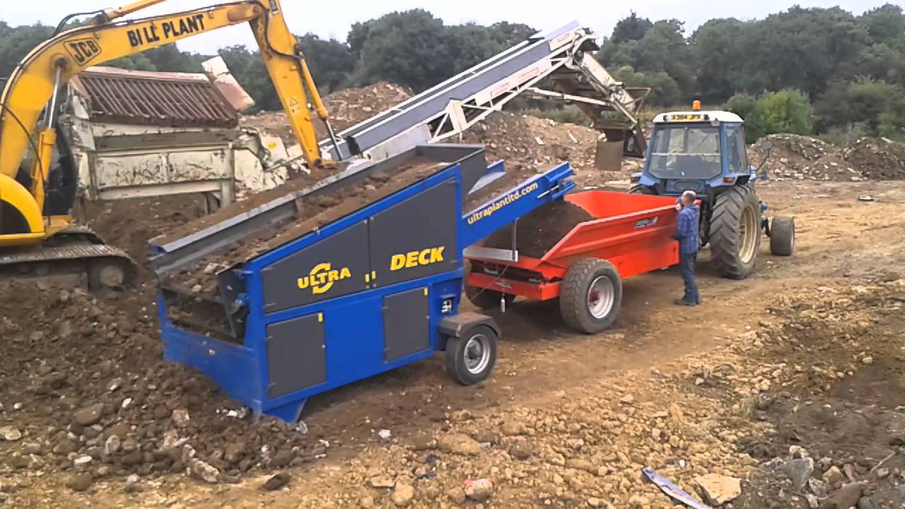 Ultra deck reclaiming soil from tip - Soil screen, Mobile Soil Screen