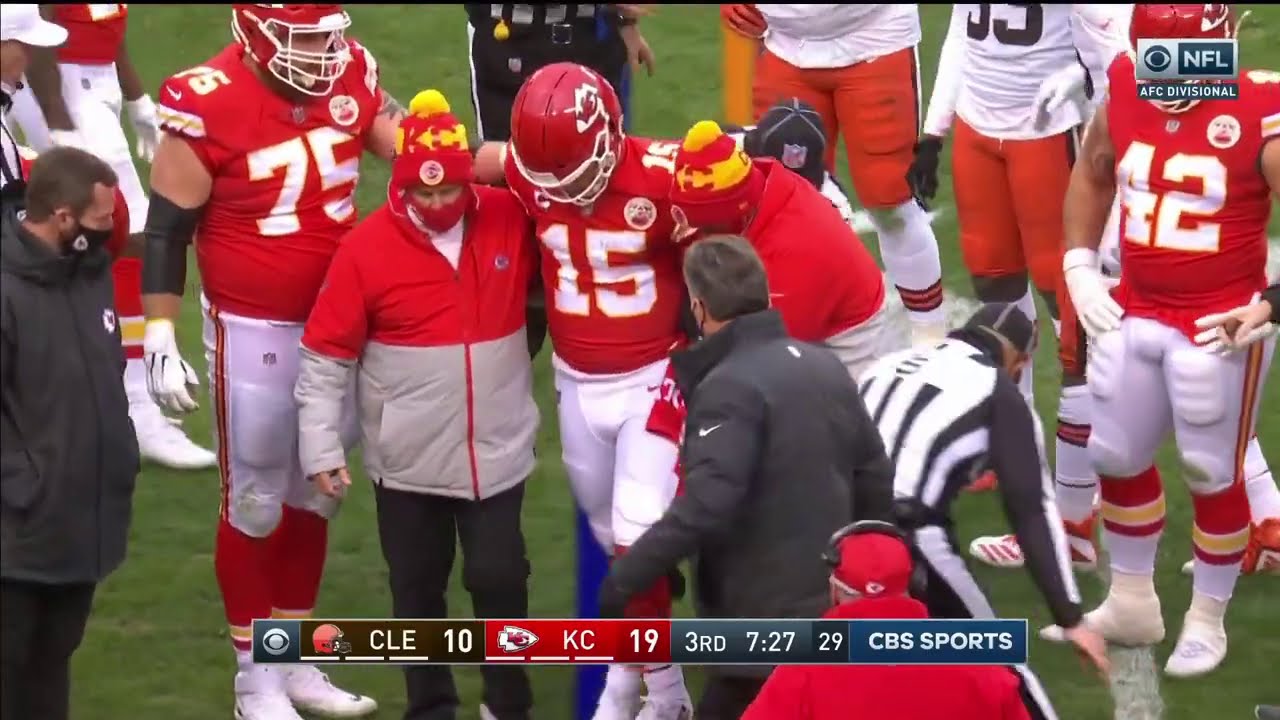 Patrick Mahomes DIZZY After Big Hit (OUT FOR GAME w/ Concussion)