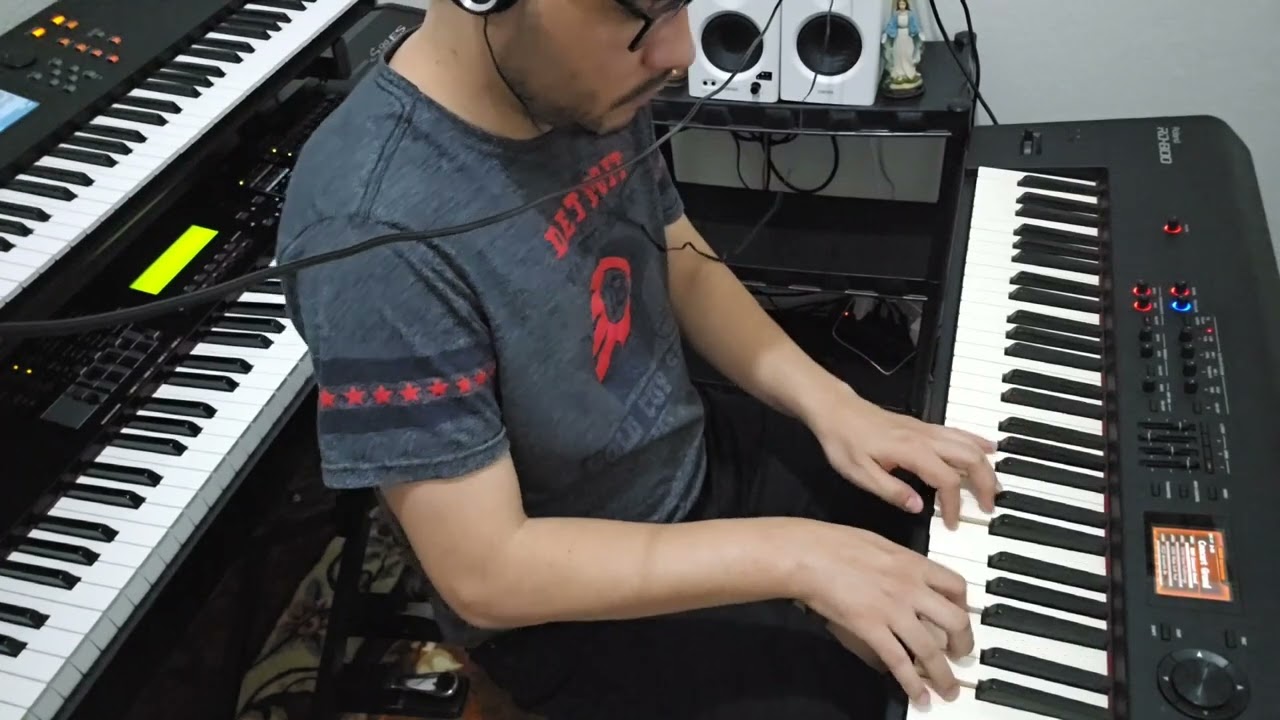 Roland RD-800 vs Yamaha S90ES (Concert Grand vs Dark S)