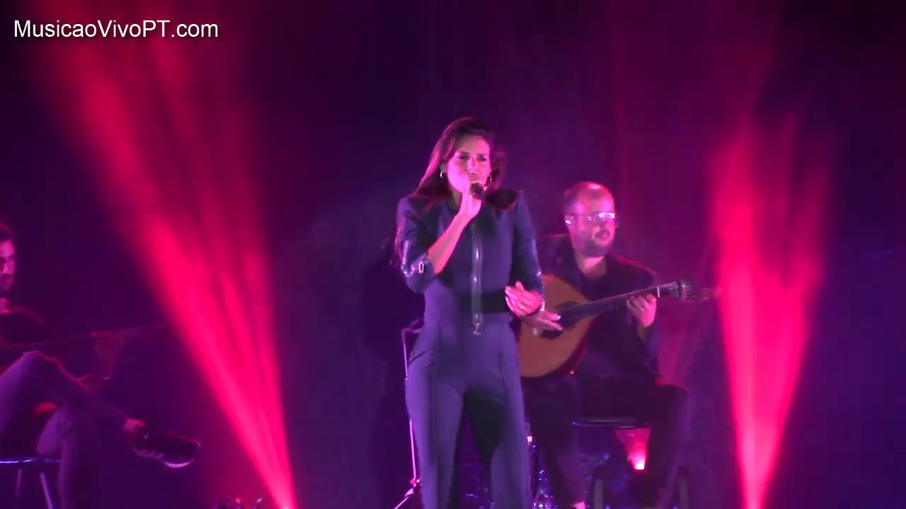 Cuca Roseta ao vivo em Alcobaça 2019 - Amor Ladrão - Fadista, Cantora