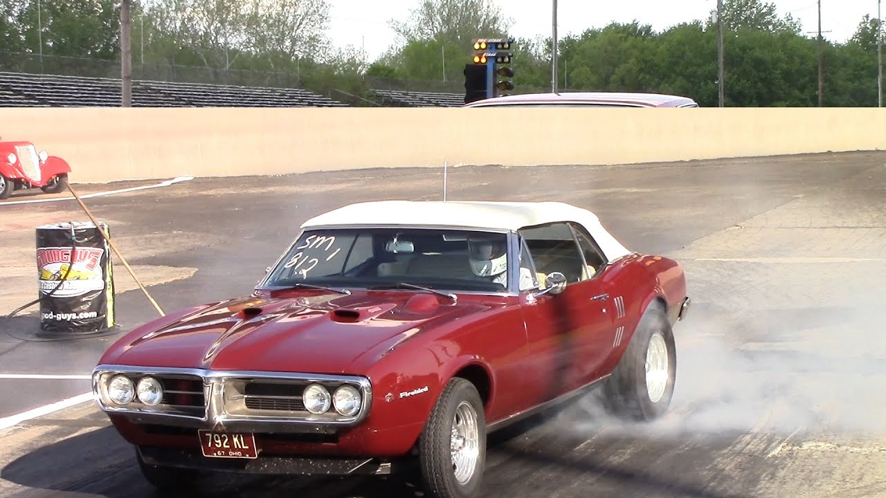 1967 Pontiac Firebird 400 Drag Racing
