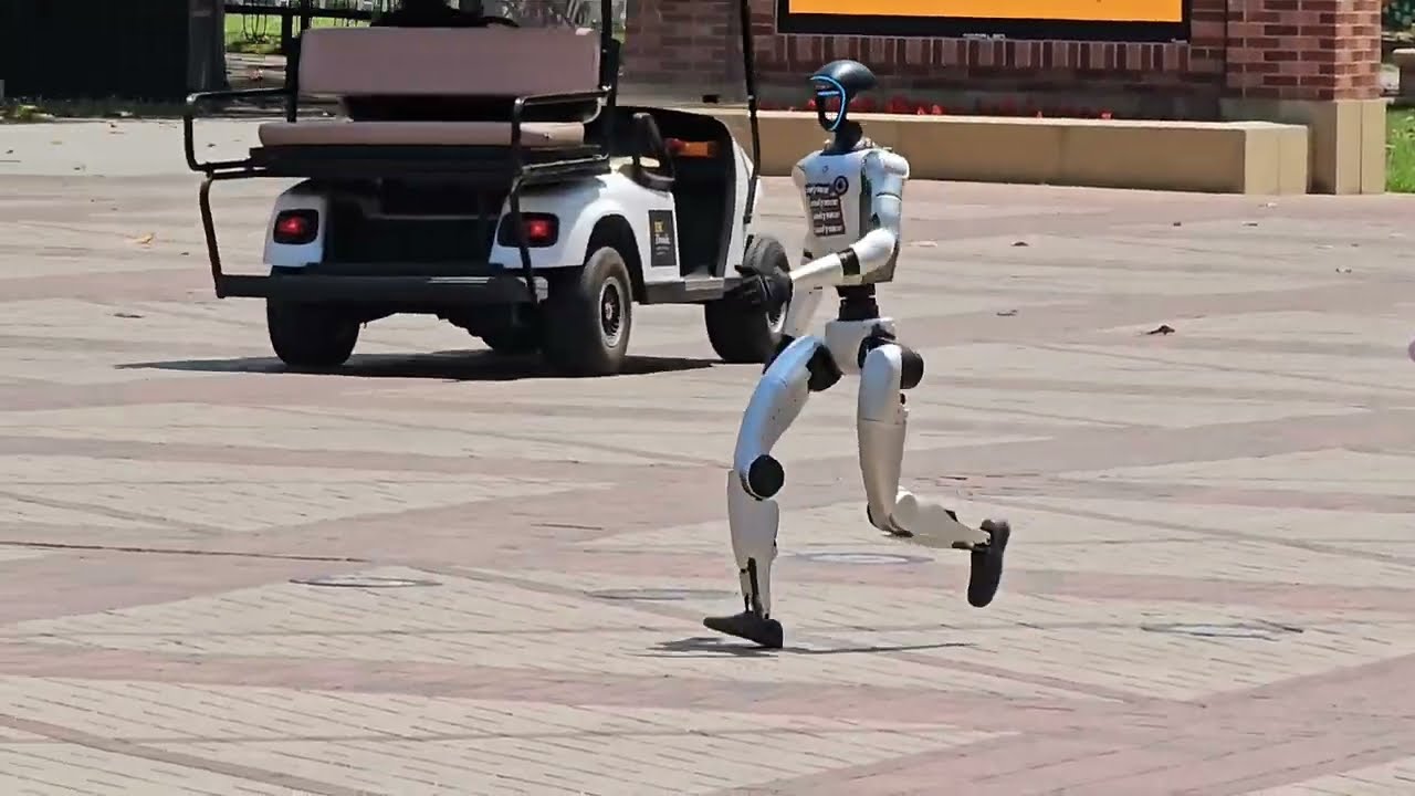 Unitree G1 Humanoid Robot Running at USC Campus | RSS 2025 Robotics Demo