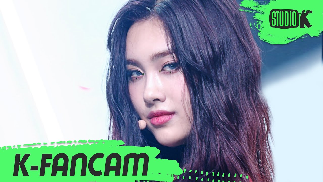 [K-Fancam] 에버글로우 아샤 직캠 'FIRST' (EVERGLOW AISHA Fancam) l @MusicBank 210528